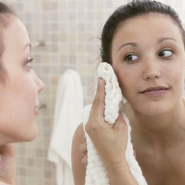kom Pluche pop Rang Waarom het zoveel tijd vergt om de huid te ontdoen van acne : oorzaken,  behandelingen, producten van La Roche-Posay
